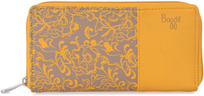 

Baggit Casual Yellow Clutch