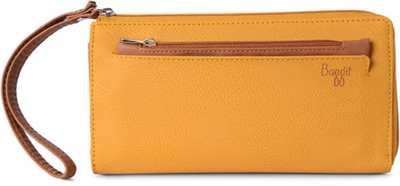 

Baggit Casual Yellow Clutch