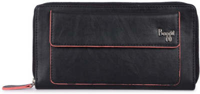 

Baggit Casual Black Clutch