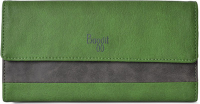 

Baggit Casual Green Clutch