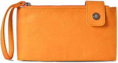 

Baggit Casual Yellow Clutch