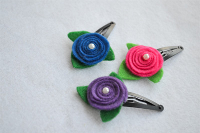 

Pretty Ponytails Rose Flower with Pearl Leaf Green Dark Pink Blue and Purple | Flower Hair Clip | Rose | Flower Girl | Flower hair accessory Hair Clip(Multicolor)