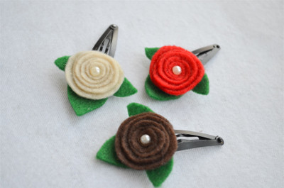 

Pretty Ponytails Rose Flower with Pearl Leaf Green Red Off White Dark Brown | Flower Hair Clip | Rose | Flower Girl | Flower hair accessory Hair Clip(Multicolor)