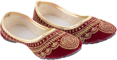 

Little Palz Boys & Girls Slip on Mojaris(Maroon