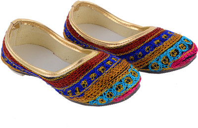 

Little Palz Boys & Girls Slip on Mojaris(Multicolor