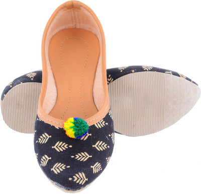 

Little Palz Boys & Girls Slip on Mojaris(Black