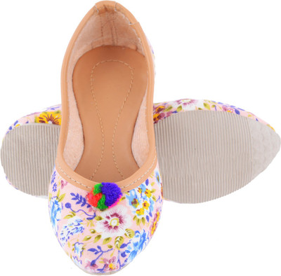

Little Palz Boys & Girls Slip on Mojaris(Multicolor