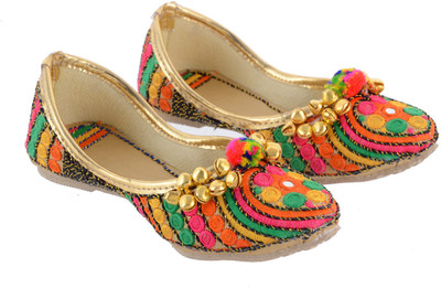 

Little Palz Boys & Girls Slip on Mojaris(Multicolor