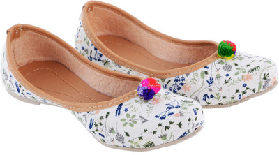 

Little Palz Boys & Girls Slip on Mojaris(Multicolor