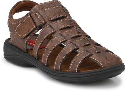 

Fashion Victim Men Brown Casual
