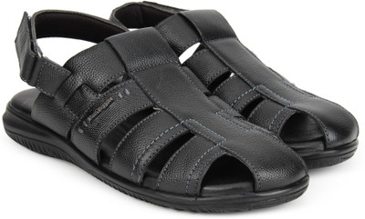 

Hush Puppies Men Black Casual
