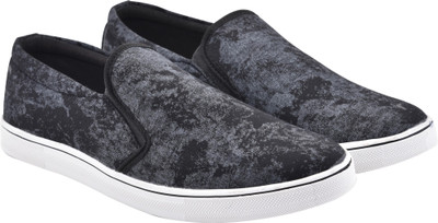 

WalkJump printed sneakers, smart canvas shoes, Slip On Sneakers For Men(Black, Grey
