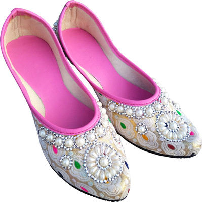

SOKHI Pink Gold party wear Punjabi Juti Jutis For Women(Multicolor