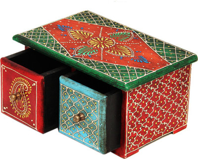 

Shreeng Horizontal Embossed wooden box