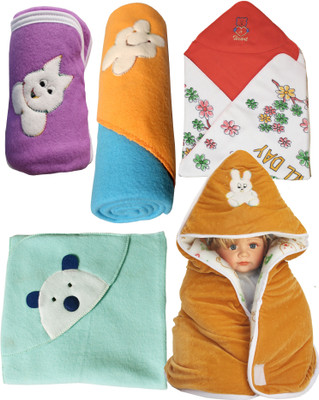 

My Newborn Cartoon  Hooded Baby Blanket(Polyester, Beige