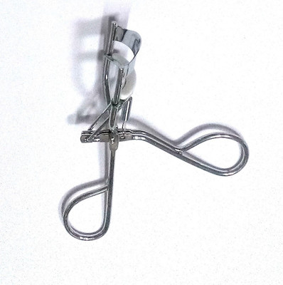 

OM Light Weight Eyelash Curler with Steel Finish (Silver), Size- 10/8 cm