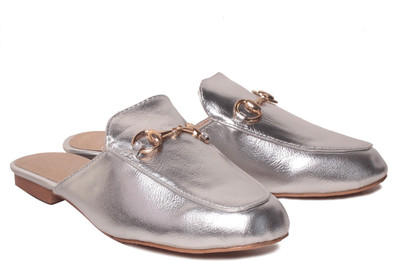 

Klaur Melbourne Women Silver Casual