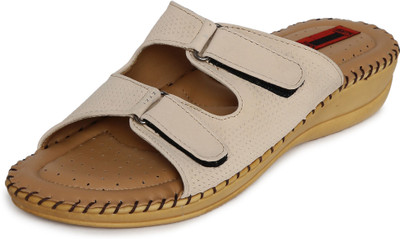 

1 WALK Women Beige Flats
