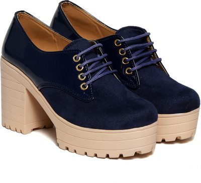 

Trendy Look SUEDE PATENT Casuals For Women(Blue