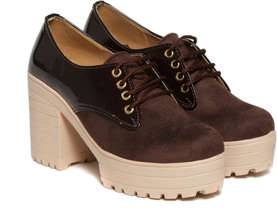 

Trendy Look SUEDE PATENT Casuals For Women(Brown