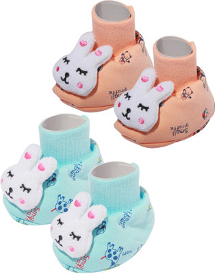 

Baby Inn Bootie pack of 2 Booties(Toe to Heel Length - 8 cm Multicolor)