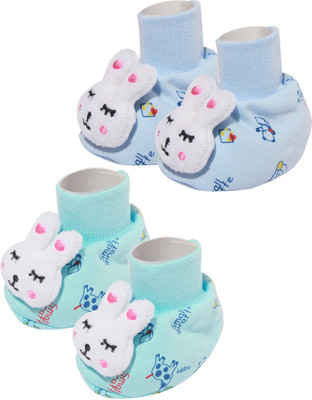 

Baby Inn Bootie pack of 2 Booties(Toe to Heel Length - 8 cm Multicolor)