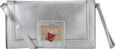 

BlackBird Casual Silver Clutch