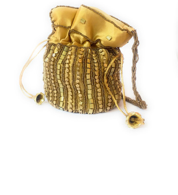 

Women Pouchpotli wmen101 Potli(Gold)
