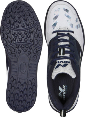 nike cricket shoes flipkart