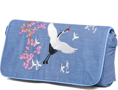 

Hepburnette Party Blue Clutch