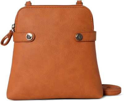 

Baggit Women Casual Brown PU Sling Bag