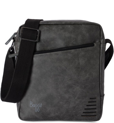

Baggit Messenger Bag(Black)