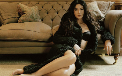 

Akhuratha Wall Poster Celebrity Monica Bellucci Actresses Paper Print(12 inch X 18 inch, Rolled)
