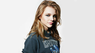 

Celebrity Chloë Grace Moretz Actresses United States HD Wall Poster Fine Art Print(12 inch X 18 inch, Rolled)