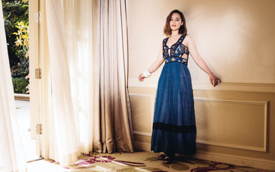 

Celebrity Emilia Clarke Actresses United Kingdom HD Wall Poster Photographic Paper(12 inch X 18 inch, Rolled)