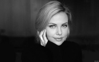 

Akhuratha Wall Poster Celebrity Charlize Theron Actresses South Africa Paper Print(12 inch X 18 inch, Rolled)
