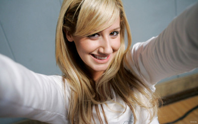 

Celebrity Ashley Tisdale Actresses United States HD Wall Poster Fine Art Print(12 inch X 18 inch, Rolled)