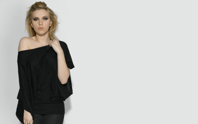 

Akhuratha Wall Poster Celebrity Scarlett Johansson Actresses Woman Paper Print(12 inch X 18 inch, Rolled)