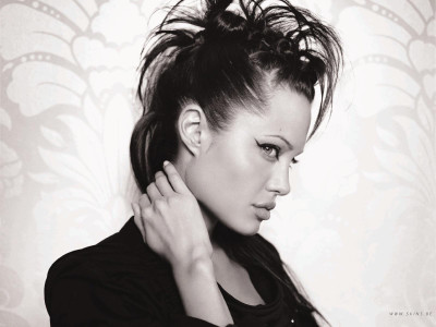 

Celebrity Angelina Jolie Actresses United States HD Wall Poster Fine Art Print(12 inch X 18 inch, Rolled)