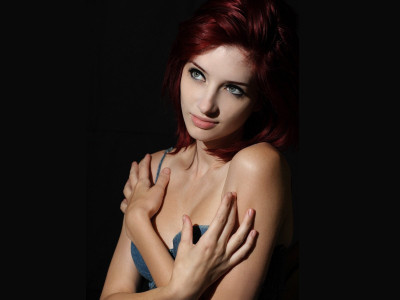 

Celebrity Susan Coffey Models United States HD Wall Poster Fine Art Print(12 inch X 18 inch, Rolled)