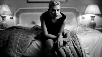

Akhuratha Wall Poster Celebrity Scarlett Johansson Actresses Black & White Woman Beautiful Paper Print(12 inch X 18 inch, Rolled)