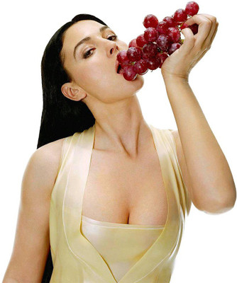 

Akhuratha Wall Poster Celebrity Monica Bellucci Actresses Paper Print(12 inch X 18 inch, Rolled)