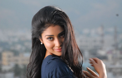 

Celebrity Shriya Saran Actresses India HD Wall Poster Photographic Paper(12 inch X 18 inch, Rolled)