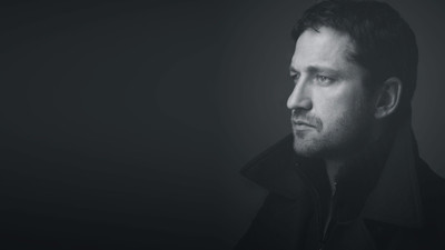 

Akhuratha Wall Poster Celebrity Gerard Butler Actors Scotland Paper Print(12 inch X 18 inch, Rolled)