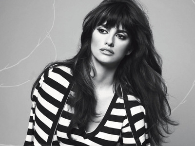 

Akhuratha Wall Poster Celebrity Penelope Cruz Actresses Spain Paper Print(12 inch X 18 inch, Rolled)