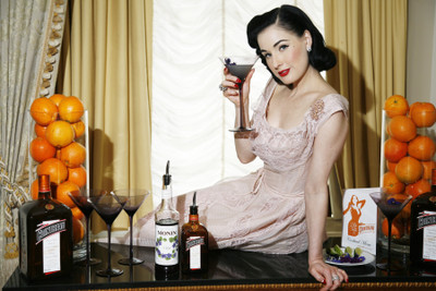

Celebrity Dita Von Teese Actresses United States HD Wall Poster Fine Art Print(12 inch X 18 inch, Rolled)