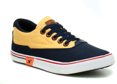 OFF on SPARX SM-322 Sneakers For Men 