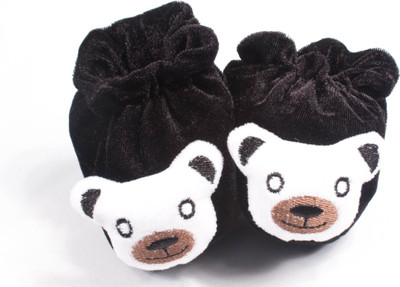 

Ole Baby 3D Plush Soft Velvet Fabric light weight Newborn Infant Prewalker Crib Shoes Baby girl Baby Boy Shoes 0-4 Months Booties(Toe to Heel Length - 10 cm Black)
