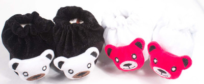 

Ole Baby 3D Plush Soft Velvet Fabric light weight Newborn Infant Prewalker Crib Shoes Baby girl Baby Boy Shoes 0-4 Months Pack of 2 Booties(Toe to Heel Length - 10 cm Multicolor)