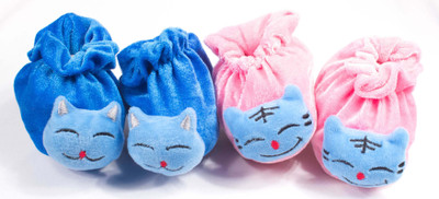 

Ole Baby 3D Plush Soft Velvet Fabric light weight Newborn Infant Prewalker Crib Shoes Baby girl Baby Boy Shoes 0-4 Months Pack of 2 Booties(Toe to Heel Length - 10 cm Multicolor)